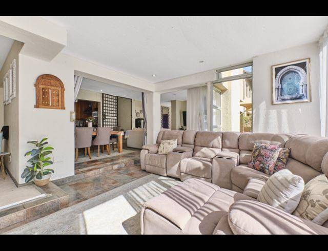 4 BEDROOM CLUSTER FOR SALE IN SUNNINGHILL